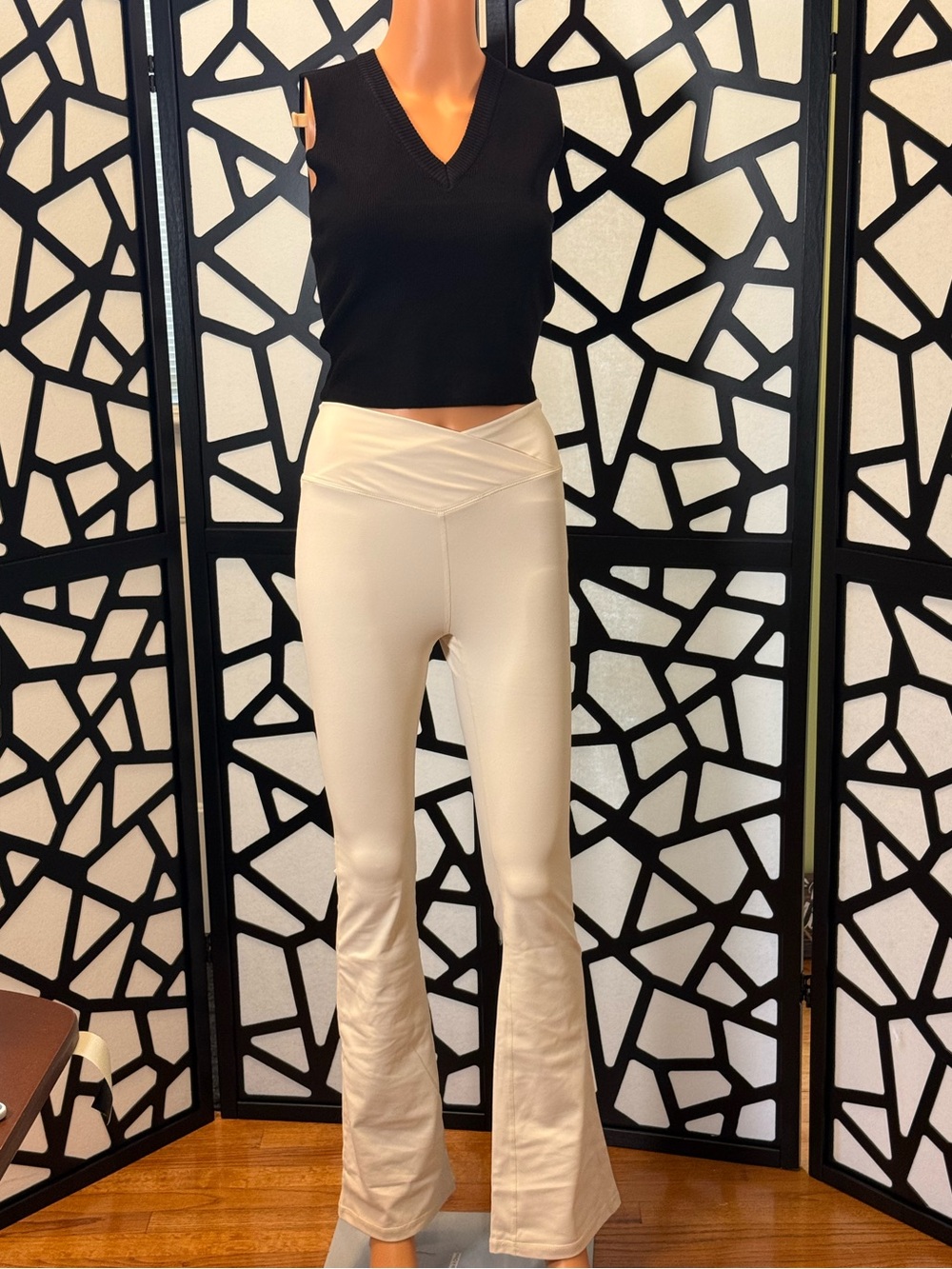 TicToc Crossover Waist Band Flare Leggings. Ecru color. NWT - Picture 3 of 8